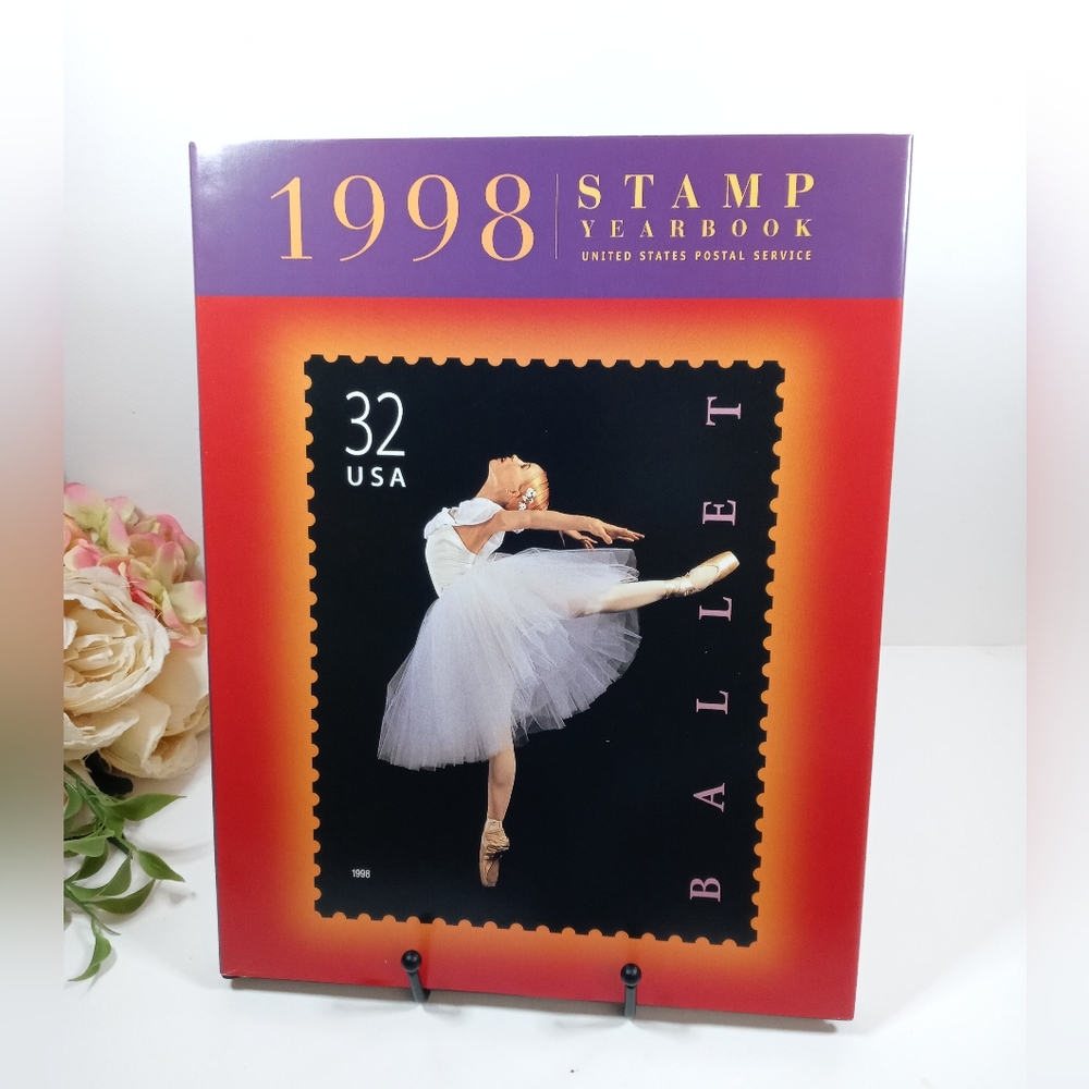 1998 Stamp Yearbook. Stamp Book. United States Postal Service Book
